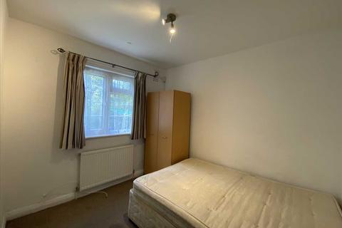2 bedroom apartment for sale - Beverely Court, Kenton, Harrow