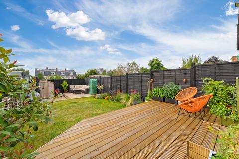 144 Buckland Way, Worcester Park, KT4 8NP