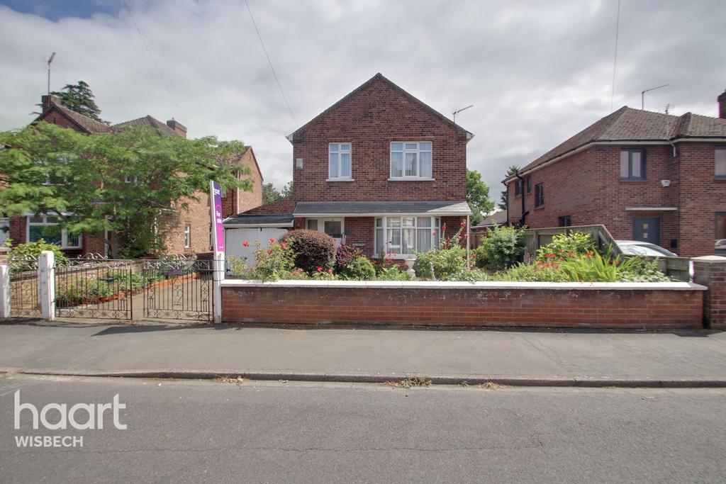 Bowthorpe Road, Wisbech 3 bed detached house for sale £300,000