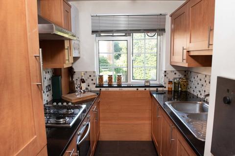 1 bedroom flat to rent, Sutton Court, Ealing