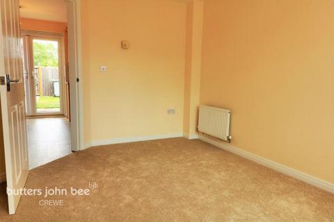 3 bedroom mews to rent, Gresty Road, Crewe