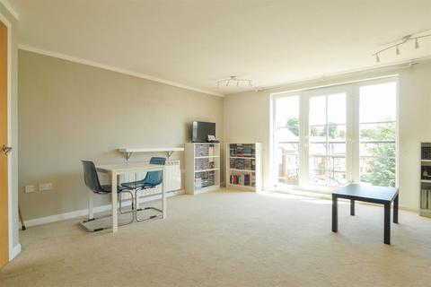 2 bedroom flat for sale - The Elms, Henconner Lane , LS13 4LD