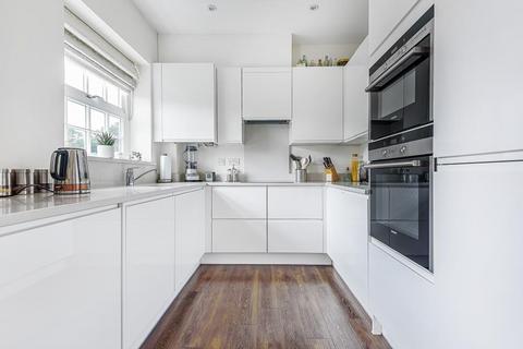1 Lendy Place, Sunbury-on-thames, TW16 6BB