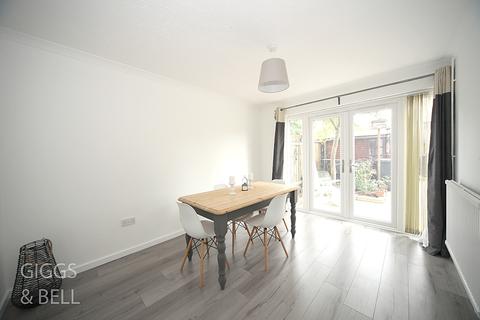 87 Butterworth Path, Luton, LU2 0TR