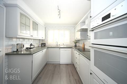 87 Butterworth Path, Luton, LU2 0TR