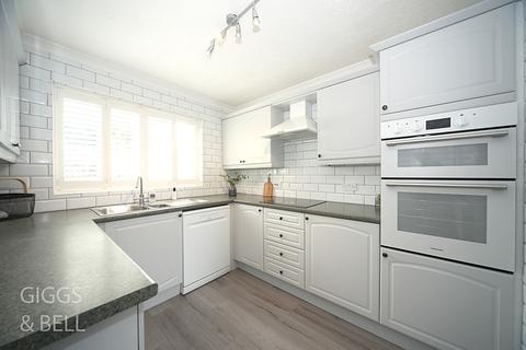 87 Butterworth Path, Luton, LU2 0TR