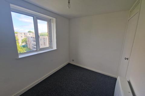 3 bedroom flat to rent - Millford Drive, Linwood, PA3