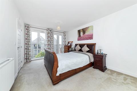 5 bedroom terraced house for sale - Osprey Drive, Trumpington, Cambridge, Cambridgeshire
