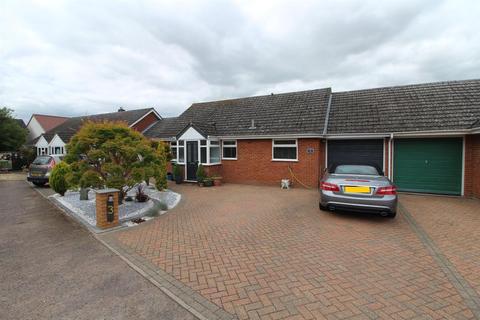 2 bedroom bungalow for sale - Violets Close, North Crawley, Newport Pagnell