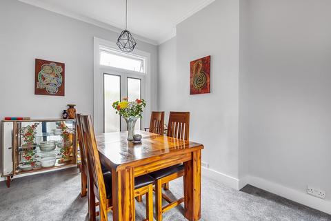 60 Graveney Road, London, SW17 0EH
