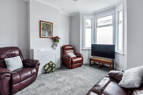 60 Graveney Road, London, SW17 0EH