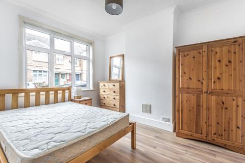4 bedroom flat to rent - Strickland Row Earlsfield SW18