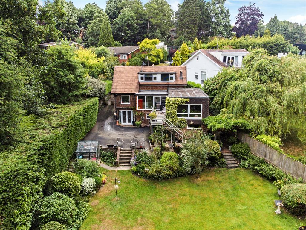 Sycamore Dene, Chesham, Buckinghamshire, HP5 4 bed detached house £