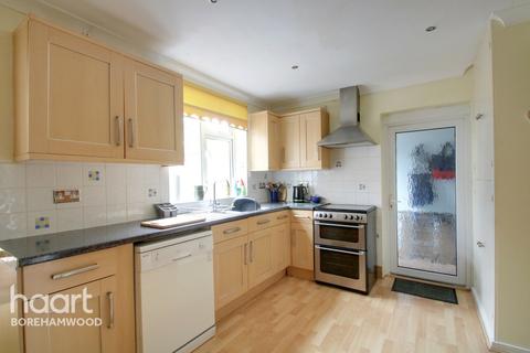 52 Masefield Avenue, Borehamwood, WD6 2HQ
