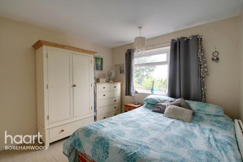 52 Masefield Avenue, Borehamwood, WD6 2HQ