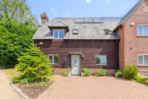 3 bedroom semi-detached house to rent, Harts Hill Road,  Berkshire,  RG18