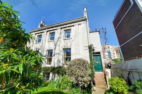 4 bedroom maisonette to rent, Chelsea Studios, Fulham Road SW6