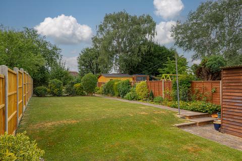 90 Overdale, Ashtead, KT21 1PU