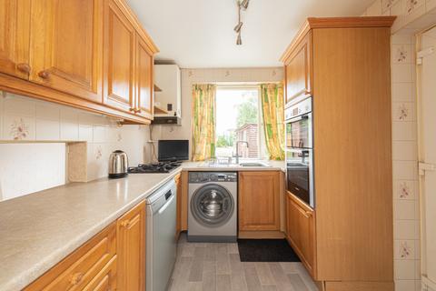 90 Overdale, Ashtead, KT21 1PU