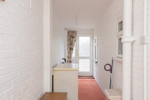 90 Overdale, Ashtead, KT21 1PU