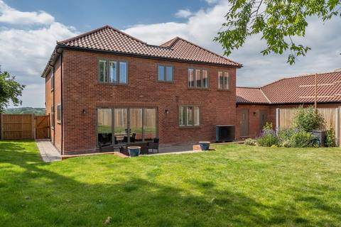 5 bedroom detached house for sale, Wicklewood