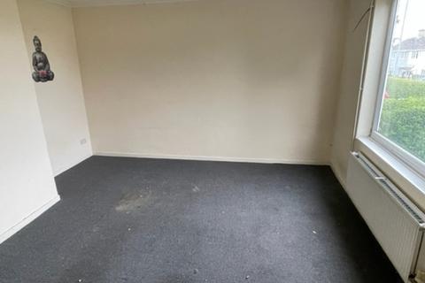 27 Caernarvon Crescent, Bolton Upon Dearne, Rotherham, S63 8DW