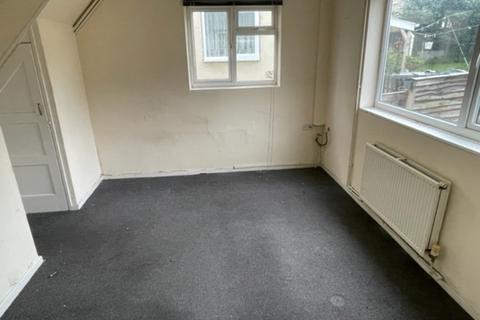 27 Caernarvon Crescent, Bolton Upon Dearne, Rotherham, S63 8DW