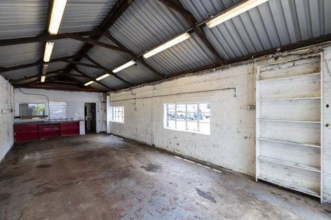 Garage to rent - Glenhead Road, Lenzie