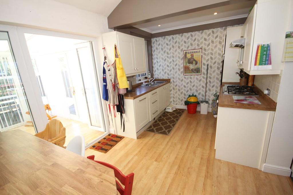 Lovelace Avenue, Bromley 3 bed semidetached house £585,000