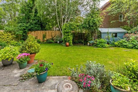 17 Monarch Way, Winchester, SO22 5QU