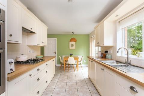 17 Monarch Way, Winchester, SO22 5QU