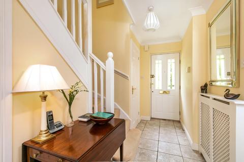 17 Monarch Way, Winchester, SO22 5QU