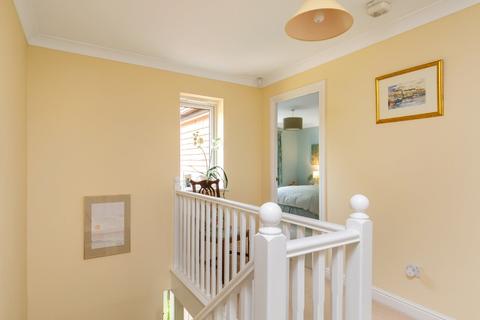 17 Monarch Way, Winchester, SO22 5QU