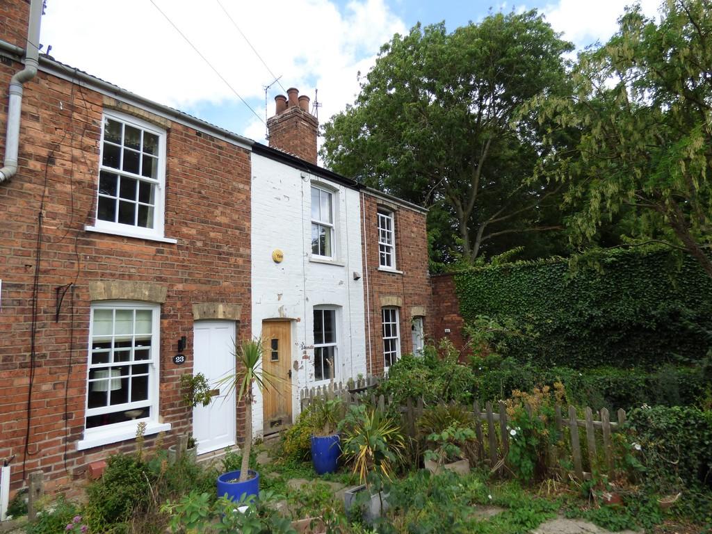 Belle Vue Road, Lincoln 1 bed terraced house £695 pcm (£160 pw)