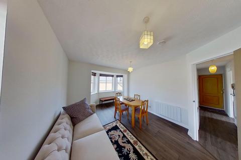 2 bedroom flat to rent, St Leonards Lane, Newington, Edinburgh, EH8