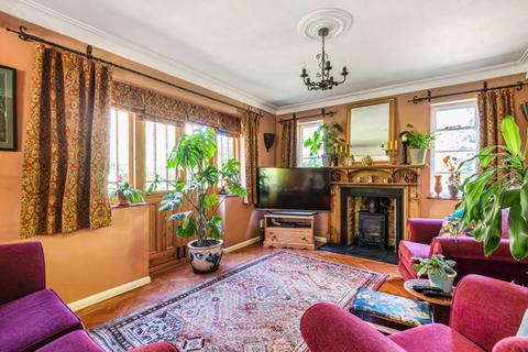 8a Valley Road, Kenley, CR8 5DG