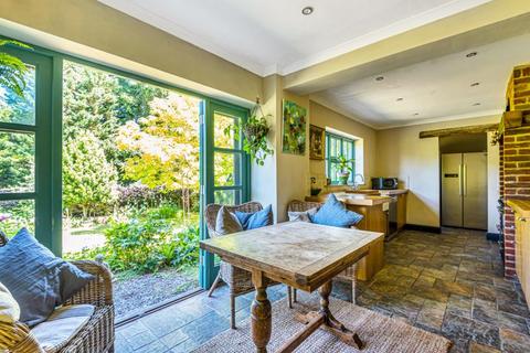 8a Valley Road, Kenley, CR8 5DG