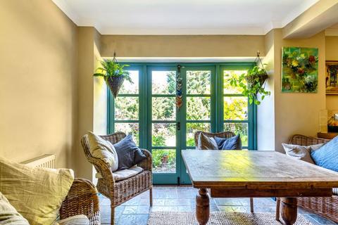 8a Valley Road, Kenley, CR8 5DG