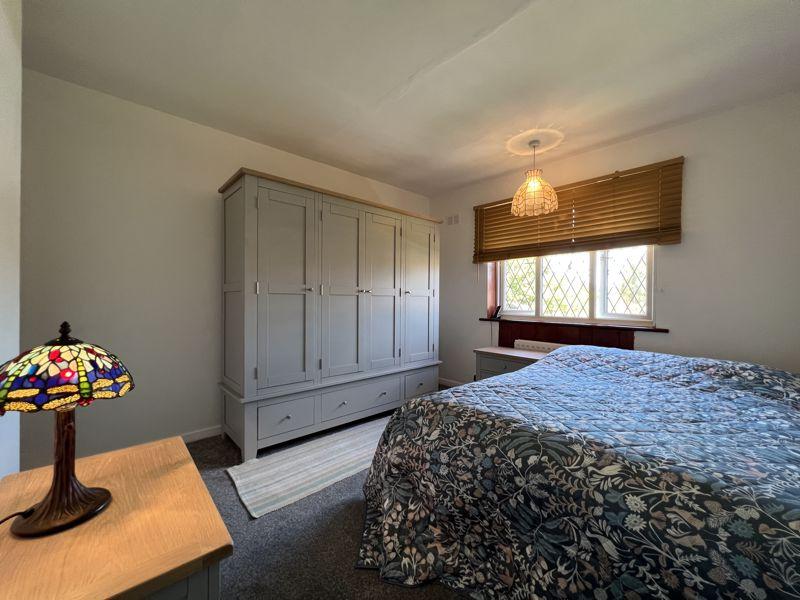 Meadfield, Edgware 3 bed semidetached house for sale £560,000