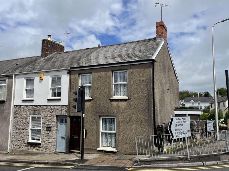 1 Eastgate, Cowbridge, Vale of CF71 7EL 2 bed end of terrace