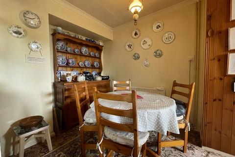 1 Eastgate, Cowbridge, CF71 7EL