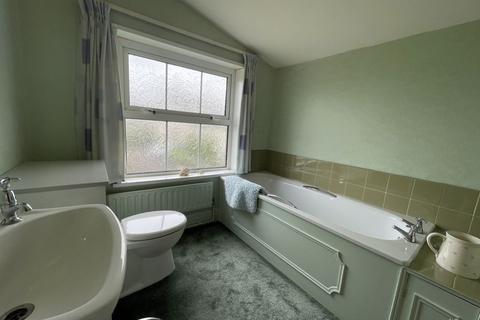 1 Eastgate, Cowbridge, CF71 7EL