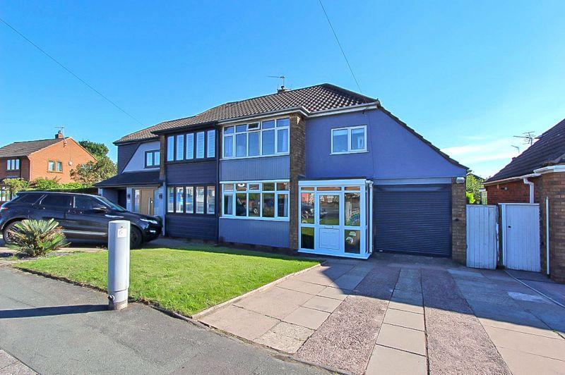 Pool Hayes Lane, Willenhall 3 bed semidetached house £260,000