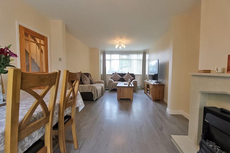 Pool Hayes Lane, Willenhall 3 bed semidetached house £260,000