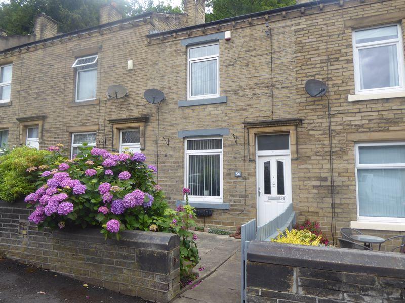 Smithy Carr Lane, Brighouse 2 bed terraced house £695 pcm (£160 pw)
