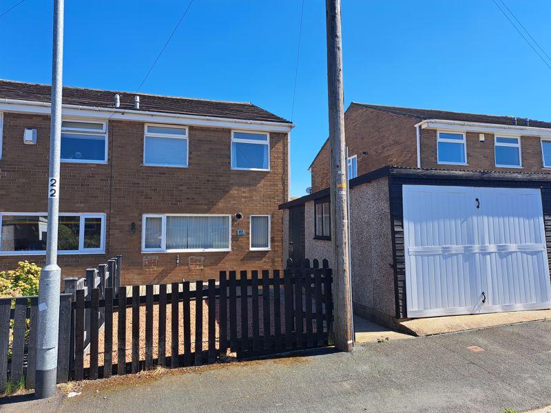 Foxcroft Drive, Brighouse 3 bed semidetached house £184,950