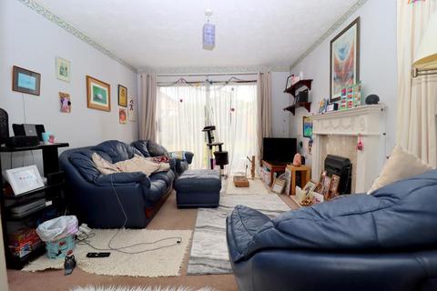6 Haycroft, Luton, LU2 7GJ