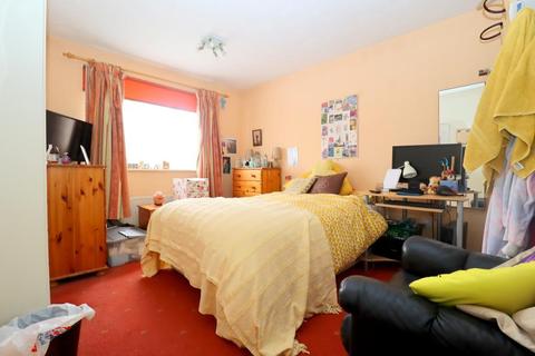 6 Haycroft, Luton, LU2 7GJ