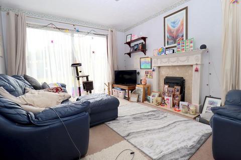 6 Haycroft, Luton, LU2 7GJ