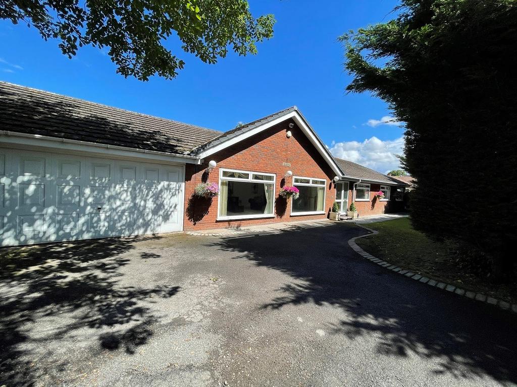 Duke Street, Formby, Liverpool, L37 4 bed detached bungalow £795,000